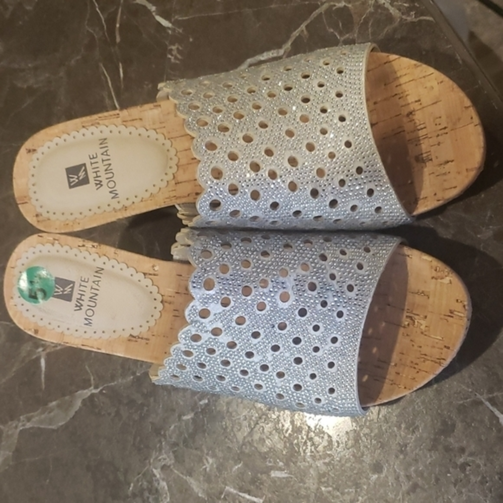 White Mountain wedge sandals. 5‎ 1/2  silver